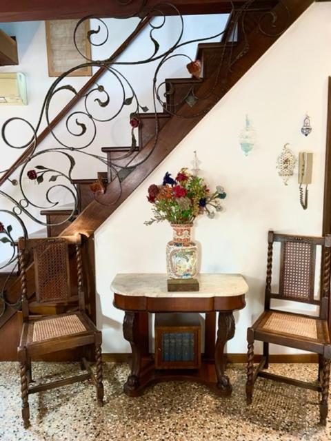 Ca' Della Carita' Apartment เวนิส ภายนอก รูปภาพ