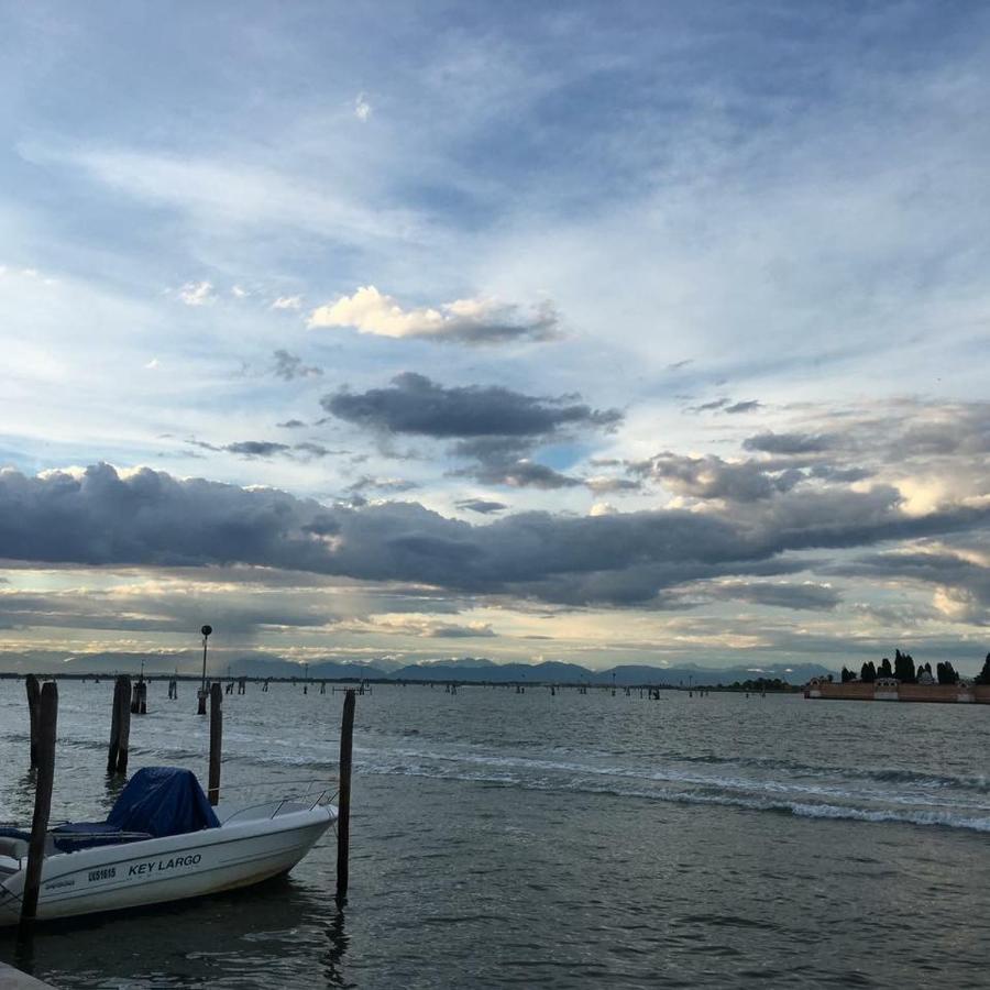 Ca' Della Carita' Apartment เวนิส ภายนอก รูปภาพ